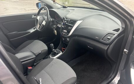 Hyundai Solaris II рестайлинг, 2012 год, 750 000 рублей, 10 фотография