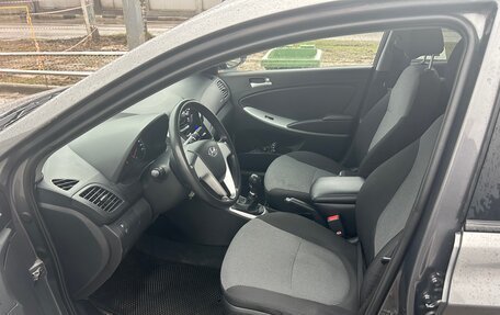 Hyundai Solaris II рестайлинг, 2012 год, 750 000 рублей, 8 фотография