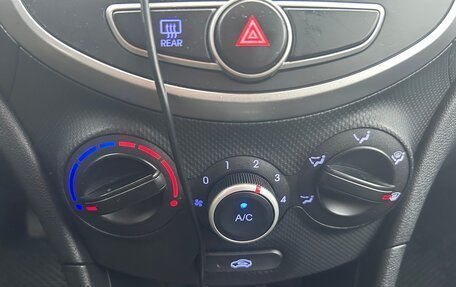 Hyundai Solaris II рестайлинг, 2012 год, 750 000 рублей, 15 фотография