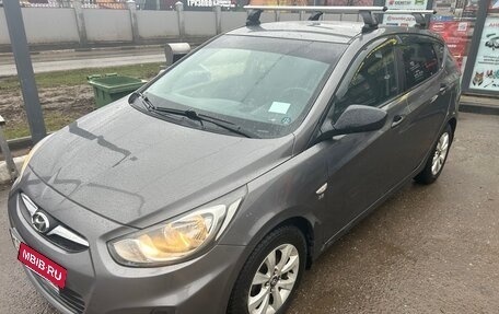 Hyundai Solaris II рестайлинг, 2012 год, 750 000 рублей, 3 фотография