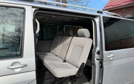 Volkswagen Caravelle T5, 2006 год, 1 650 000 рублей, 8 фотография