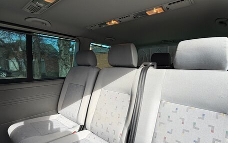 Volkswagen Caravelle T5, 2006 год, 1 650 000 рублей, 11 фотография