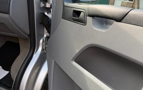 Volkswagen Caravelle T5, 2006 год, 1 650 000 рублей, 14 фотография