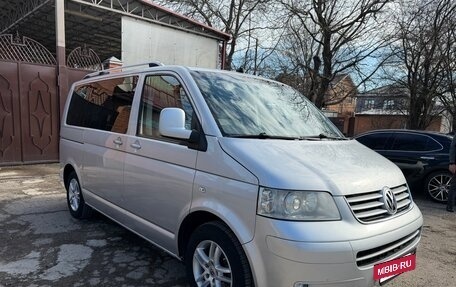 Volkswagen Caravelle T5, 2006 год, 1 650 000 рублей, 2 фотография