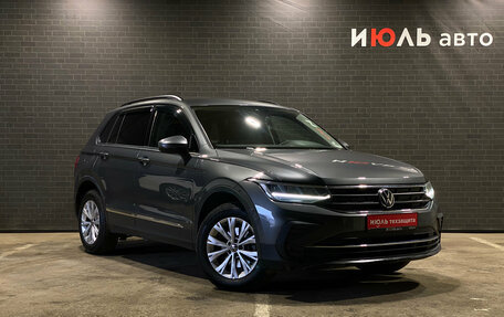 Volkswagen Tiguan II, 2021 год, 2 579 000 рублей, 3 фотография