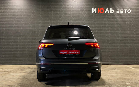 Volkswagen Tiguan II, 2021 год, 2 579 000 рублей, 6 фотография