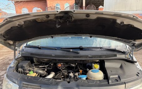 Volkswagen Caravelle T5, 2006 год, 1 650 000 рублей, 19 фотография