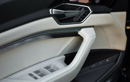 Audi e-tron I, 2021 год, 4 099 000 рублей, 28 фотография