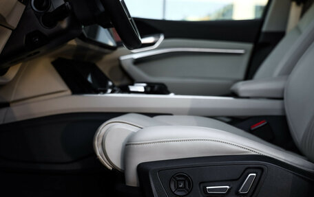 Audi e-tron I, 2021 год, 4 099 000 рублей, 30 фотография