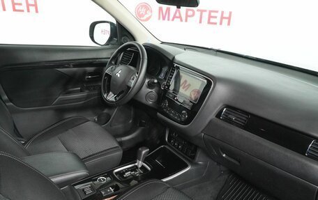 Mitsubishi Outlander III рестайлинг 3, 2018 год, 2 267 000 рублей, 10 фотография