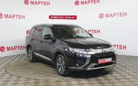 Mitsubishi Outlander III рестайлинг 3, 2018 год, 2 267 000 рублей, 3 фотография