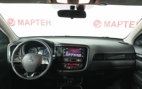 Mitsubishi Outlander III рестайлинг 3, 2018 год, 2 267 000 рублей, 15 фотография