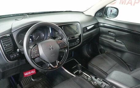 Mitsubishi Outlander III рестайлинг 3, 2018 год, 2 267 000 рублей, 9 фотография