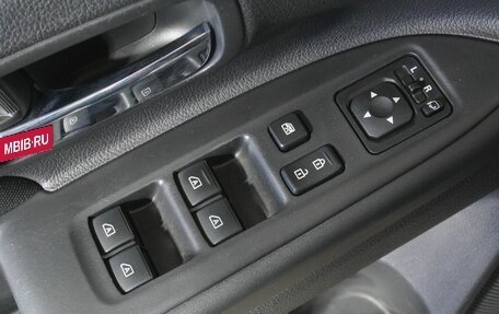 Mitsubishi Outlander III рестайлинг 3, 2018 год, 2 267 000 рублей, 14 фотография