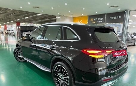 Mercedes-Benz GLC, 2023 год, 7 090 000 рублей, 4 фотография