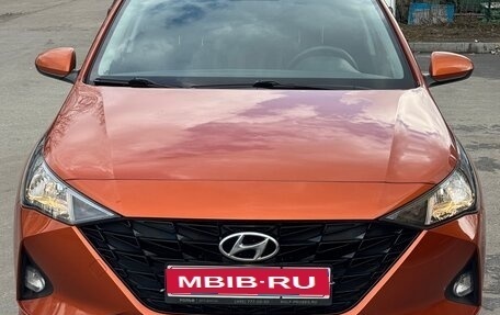 Hyundai Solaris II рестайлинг, 2021 год, 1 642 000 рублей, 1 фотография