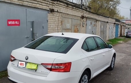 Skoda Superb III рестайлинг, 2018 год, 2 100 000 рублей, 3 фотография