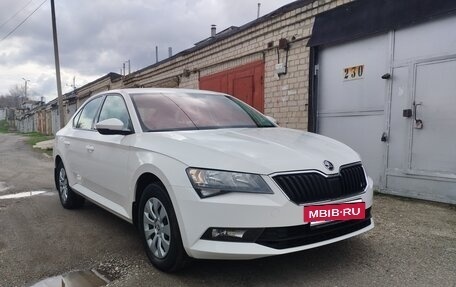 Skoda Superb III рестайлинг, 2018 год, 2 100 000 рублей, 2 фотография