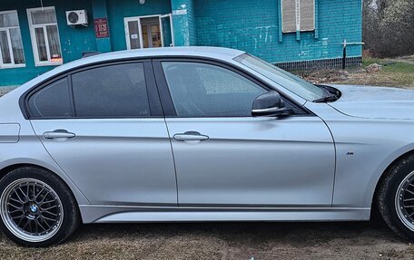 BMW 3 серия, 2018 год, 2 300 000 рублей, 3 фотография