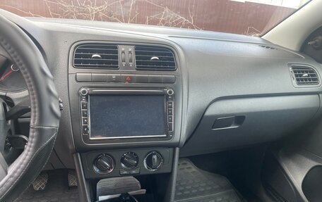 Volkswagen Polo VI (EU Market), 2018 год, 750 000 рублей, 11 фотография