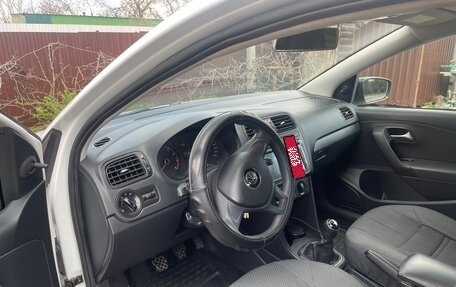 Volkswagen Polo VI (EU Market), 2018 год, 750 000 рублей, 9 фотография