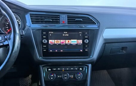 Volkswagen Tiguan II, 2017 год, 2 240 000 рублей, 14 фотография