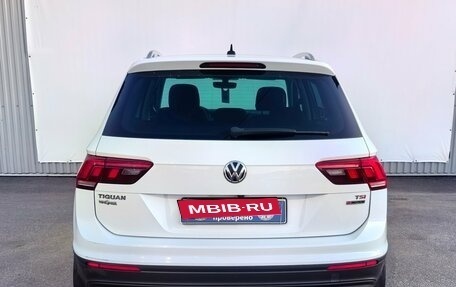 Volkswagen Tiguan II, 2017 год, 2 240 000 рублей, 6 фотография