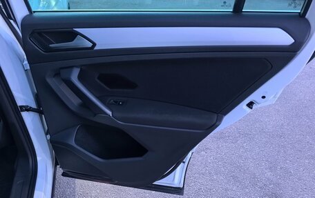 Volkswagen Tiguan II, 2017 год, 2 240 000 рублей, 19 фотография