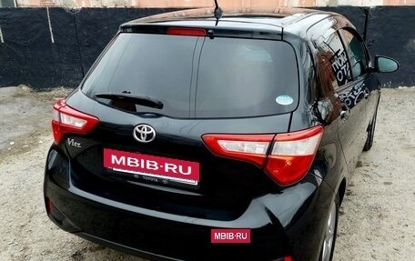 Toyota Vitz, 2018 год, 1 050 000 рублей, 2 фотография