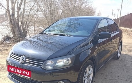 Volkswagen Polo VI (EU Market), 2012 год, 750 000 рублей, 2 фотография