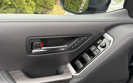 Toyota Land Cruiser, 2025 год, 14 990 000 рублей, 31 фотография