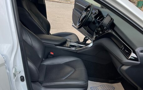 Toyota Camry, 2021 год, 3 895 000 рублей, 1 фотография