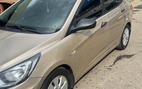 Hyundai Solaris II рестайлинг, 2012 год, 610 000 рублей, 6 фотография