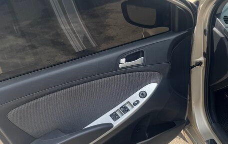 Hyundai Solaris II рестайлинг, 2012 год, 610 000 рублей, 7 фотография