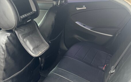 Hyundai Solaris II рестайлинг, 2012 год, 610 000 рублей, 9 фотография