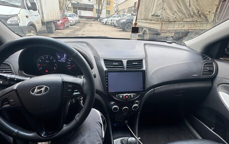 Hyundai Solaris II рестайлинг, 2012 год, 610 000 рублей, 12 фотография