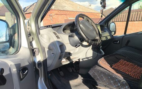 Renault Trafic, 2010 год, 900 000 рублей, 2 фотография