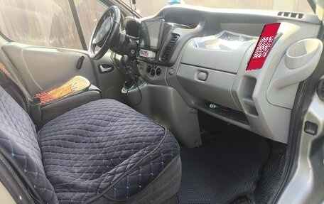 Renault Trafic, 2010 год, 900 000 рублей, 11 фотография