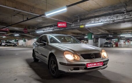 Mercedes-Benz C-Класс, 2002 год, 600 000 рублей, 1 фотография