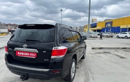 Toyota Highlander III, 2013 год, 2 200 000 рублей, 3 фотография