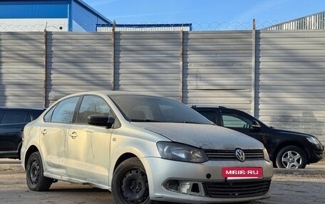 Volkswagen Polo VI (EU Market), 2012 год, 260 000 рублей, 2 фотография