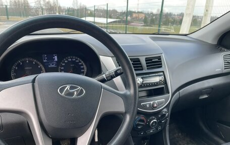 Hyundai Solaris II рестайлинг, 2014 год, 950 000 рублей, 9 фотография