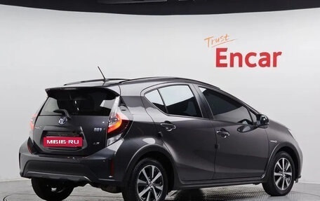 Toyota Prius c I, 2020 год, 1 540 000 рублей, 2 фотография