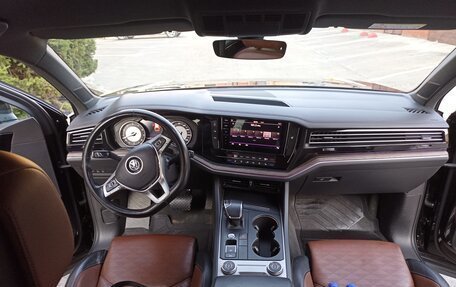 Volkswagen Touareg III, 2018 год, 5 375 000 рублей, 6 фотография