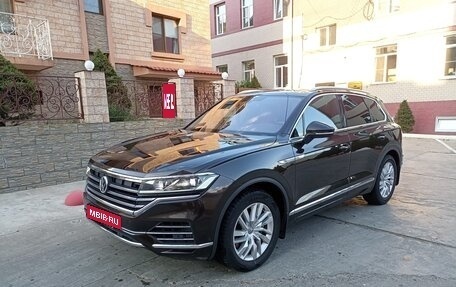 Volkswagen Touareg III, 2018 год, 5 375 000 рублей, 1 фотография