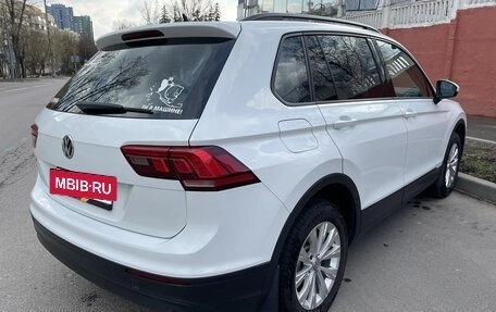 Volkswagen Tiguan II, 2018 год, 1 950 000 рублей, 3 фотография