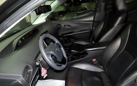 Toyota Prius IV XW50, 2022 год, 2 100 000 рублей, 6 фотография