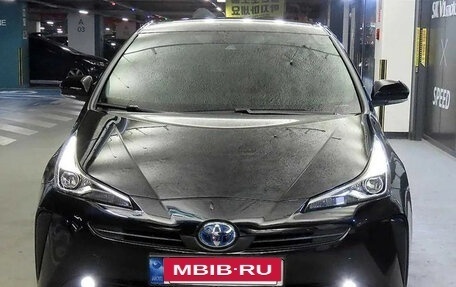 Toyota Prius IV XW50, 2022 год, 2 100 000 рублей, 2 фотография