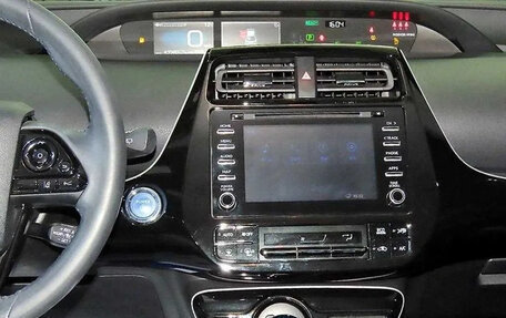 Toyota Prius IV XW50, 2022 год, 2 100 000 рублей, 11 фотография