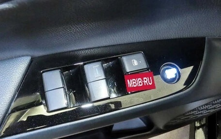 Toyota Prius IV XW50, 2022 год, 2 100 000 рублей, 13 фотография